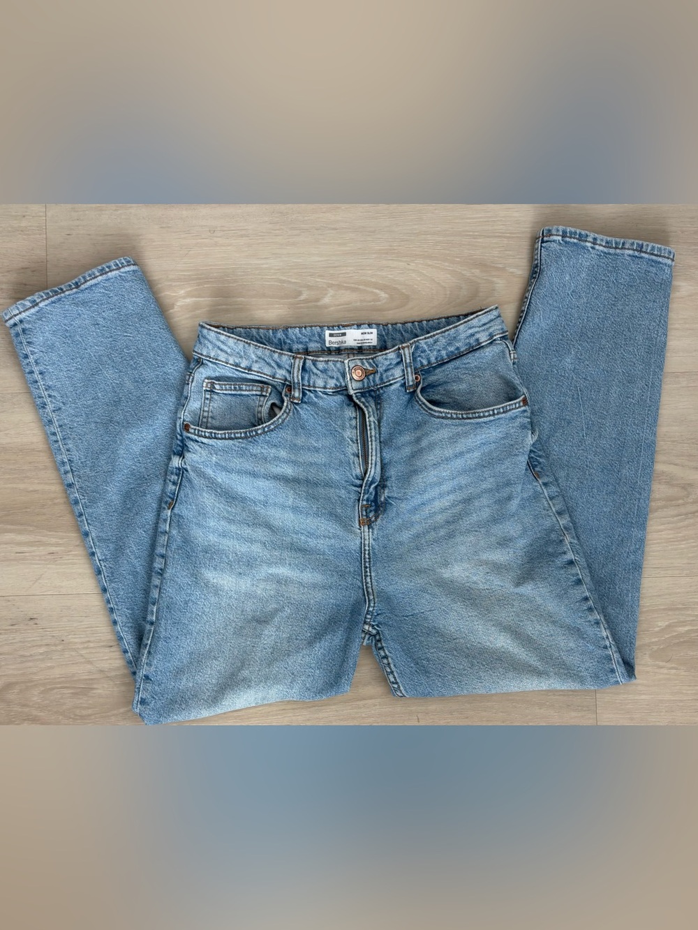Bershka Mom Slim Light Wash Jeans Size 8